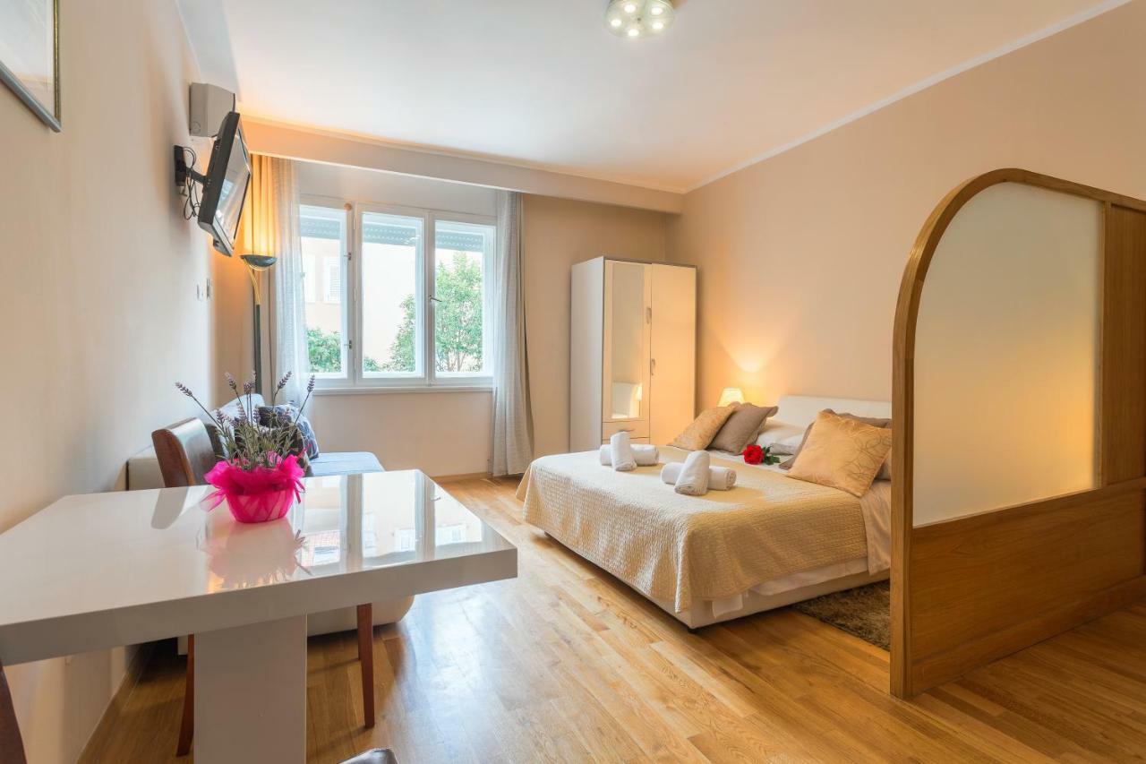 Golden Split Rooms מראה חיצוני תמונה